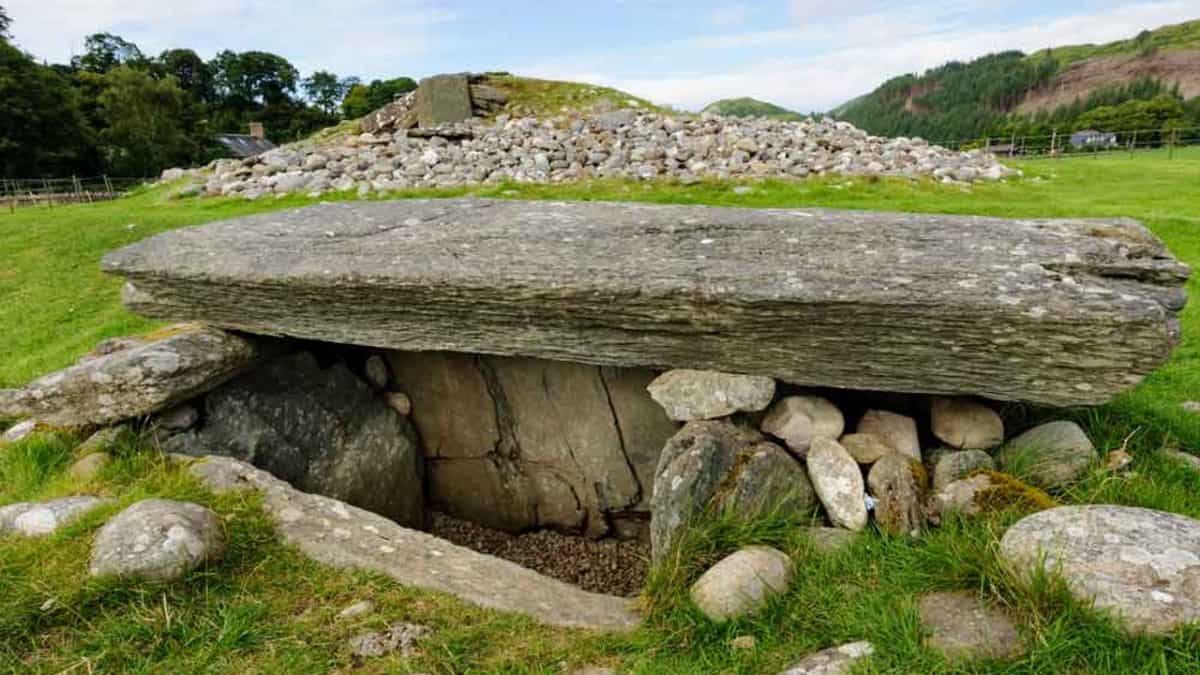 Neolithic burial chambers