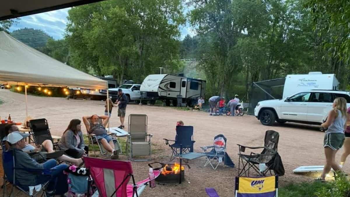Lone Duck RV campground in Pines Peak