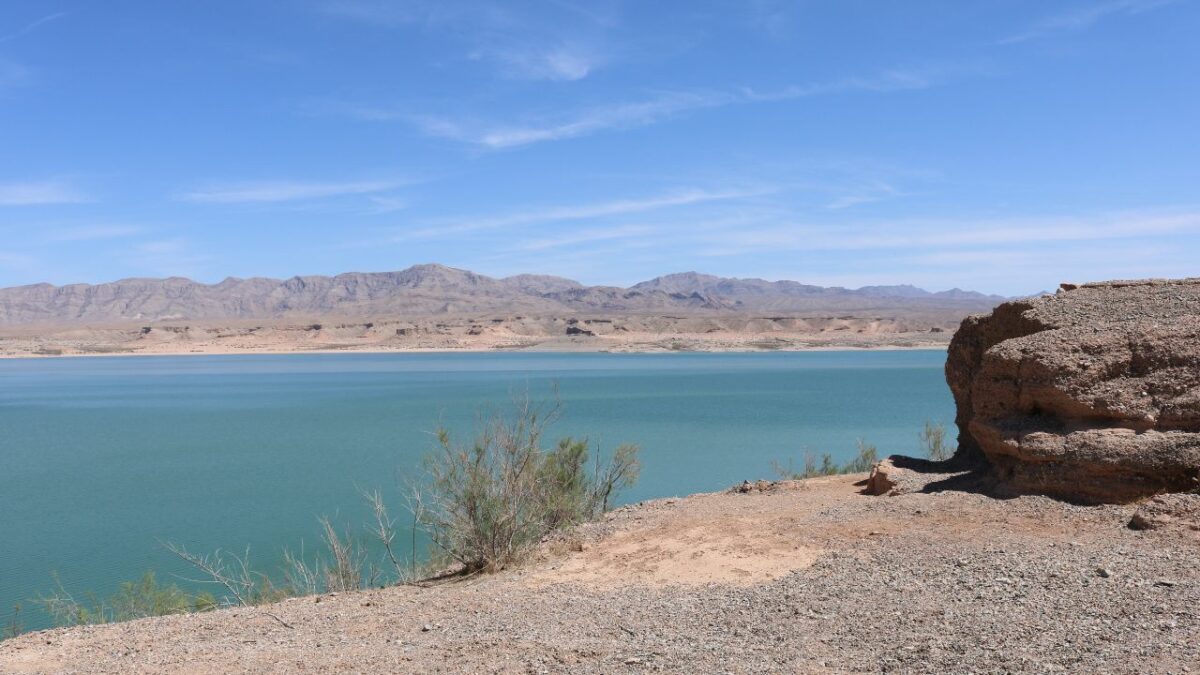 Stewart's Point at the turquoise Lake Mead in Nevada