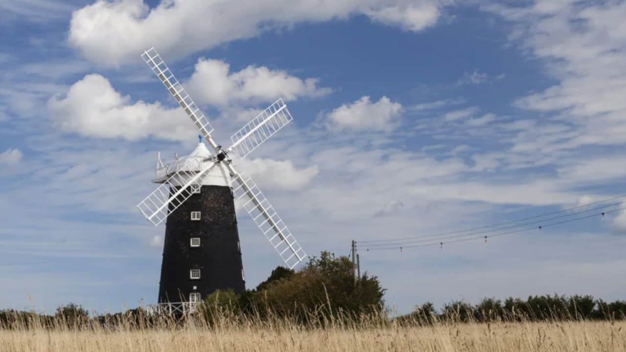 Windmill in Burnham Overy Staithe