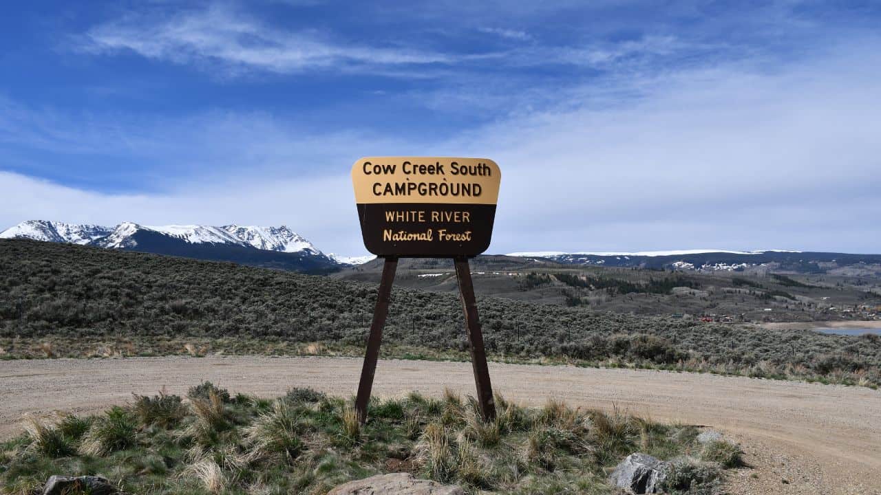 Sign at the entrance of the Cow Creek Campground