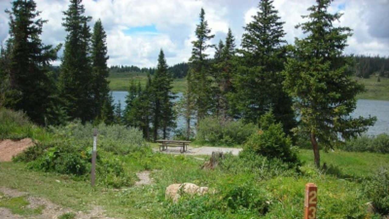 Camping table at the Deep Lake campground